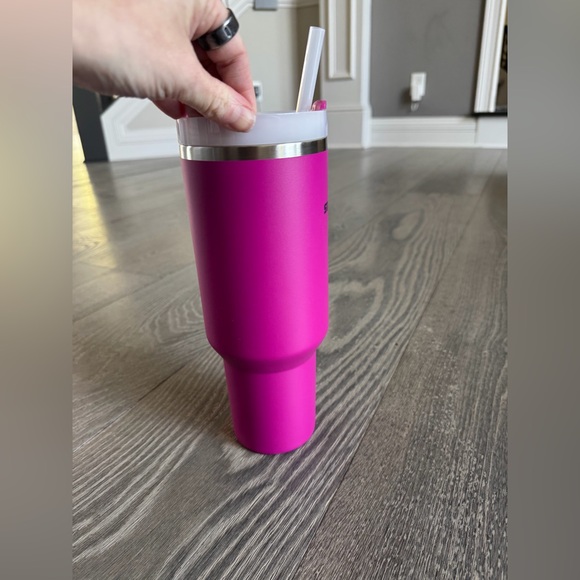 Stanley Quencher Tumbler in Pink Purple 40 oz - Picture 4 of 6